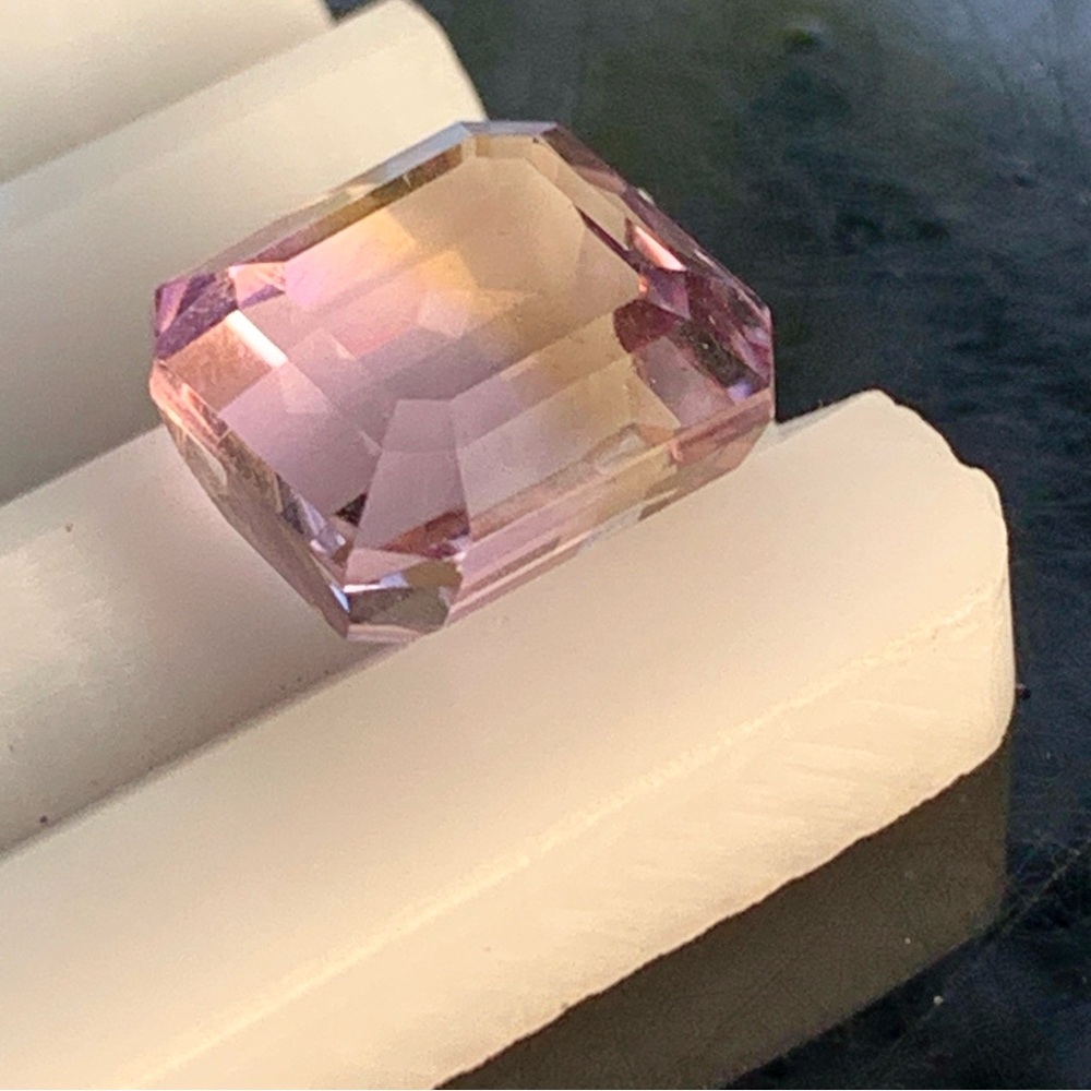 5.70 Cts Awesome Bolivian Ametrine Gemstone - Picture 5 of 17